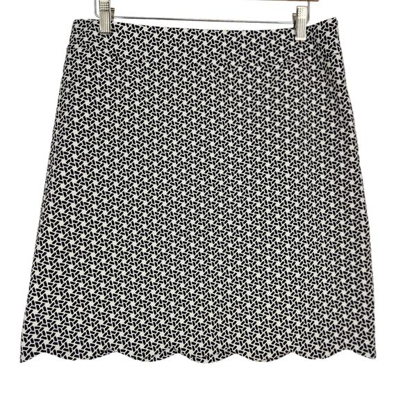 SALE Talbots Geo Balck and White Print Scalloped Mini Skirt 8P - Picture 1 of 4